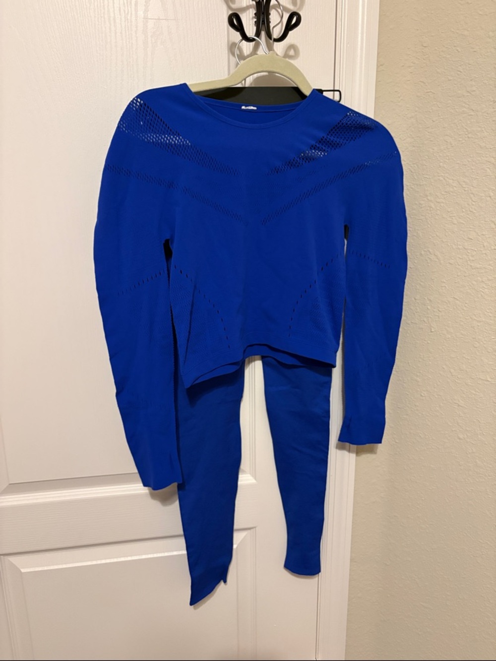 Fabletics Royal Blue Seamless Long Sleeve Top and Leggings Set